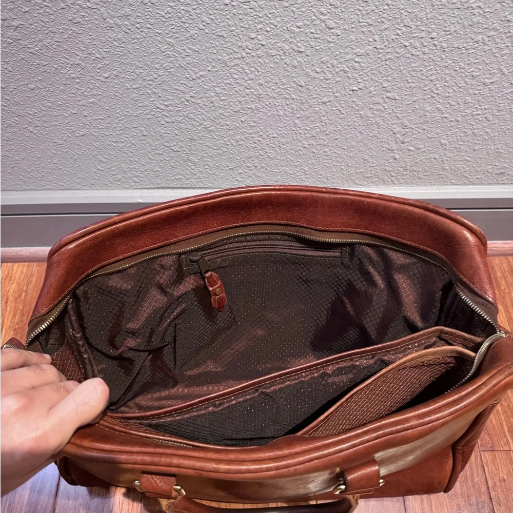 J.W. Hulme Co. Elegant Brown Leather Men's Briefcase